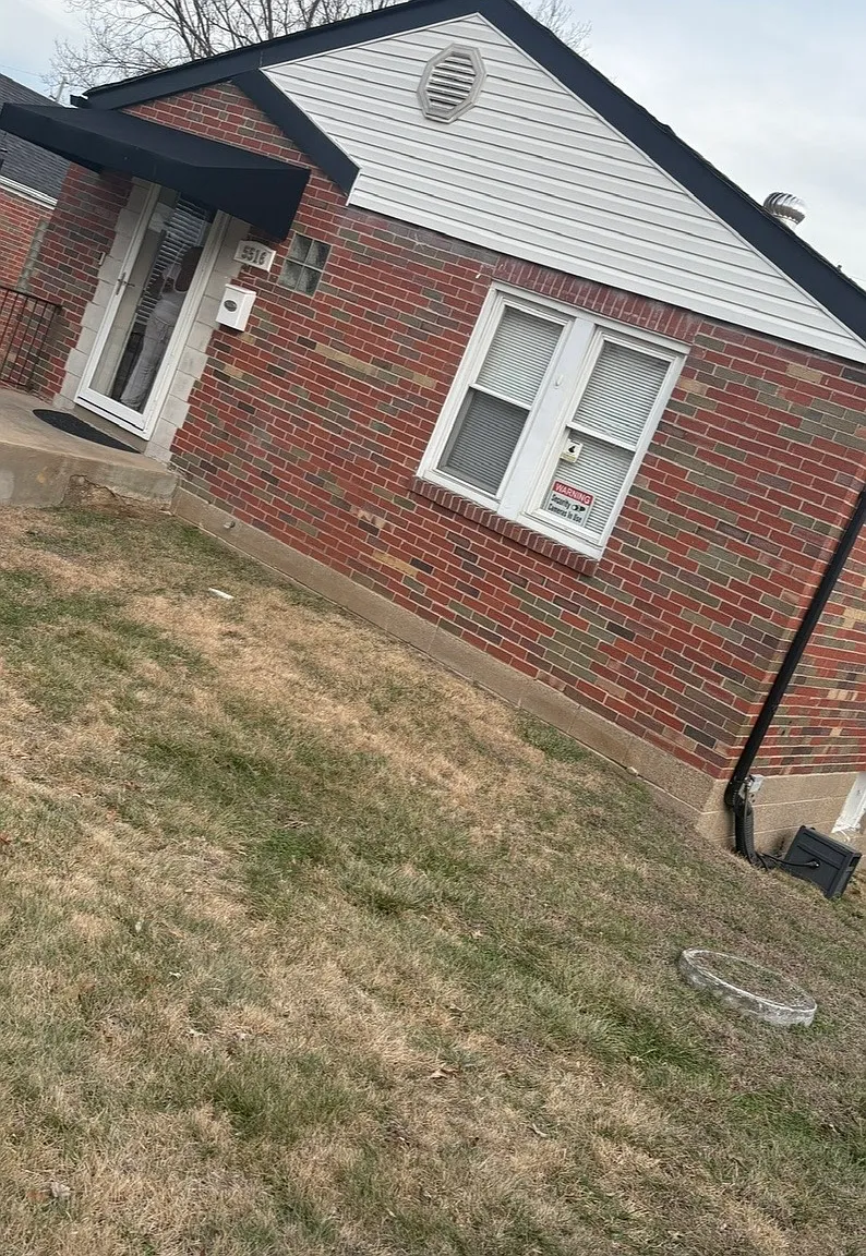 3 bed, 1104 sqft, $1,300 — Photo 1