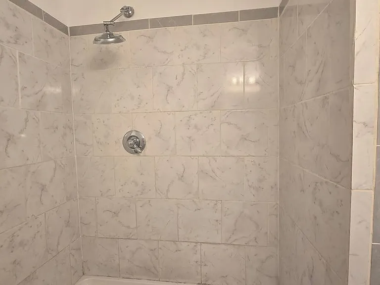 920 W Farrall St — Photo 25