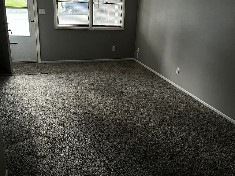 716 E 6th St S #1 — Photo 2
