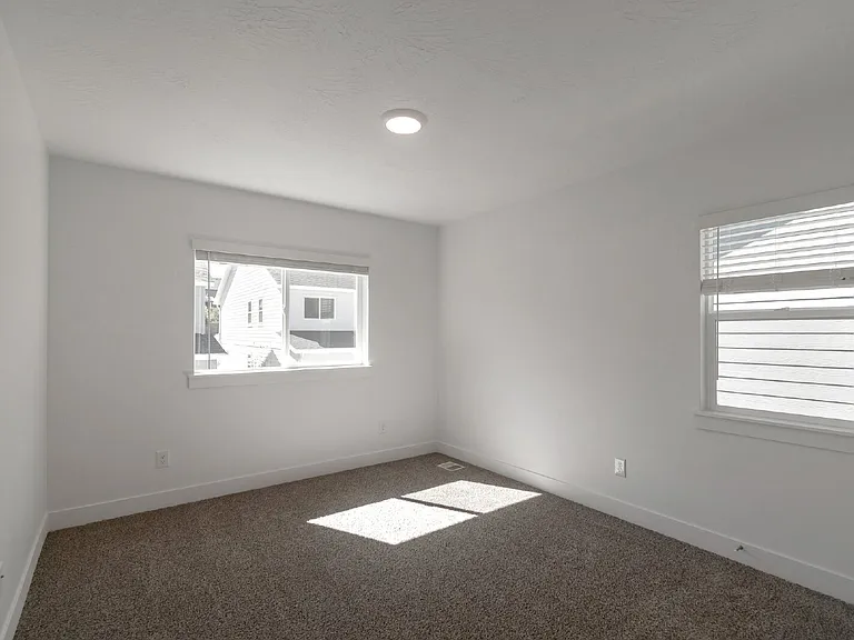 1398 N Meadow Ln — Photo 15