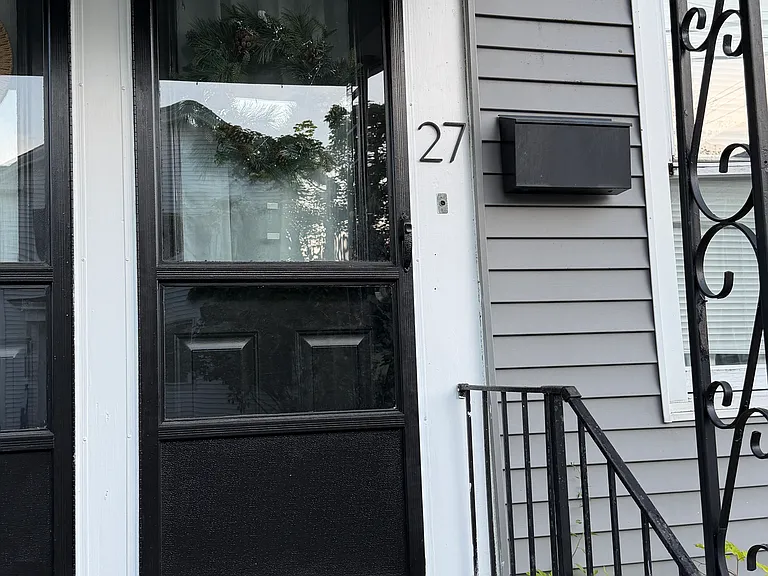27 Perley St — Photo 3