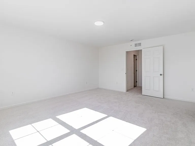 7843 Briarwood Dr — Photo 11