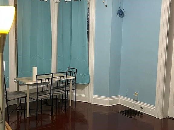 5th image of 1326 Madison St