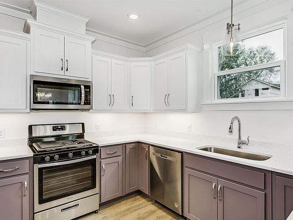 2nd image of 906 E Hatton St