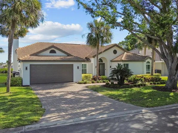 4635 Alisa Cir NE, Saint Petersburg, FL 33703