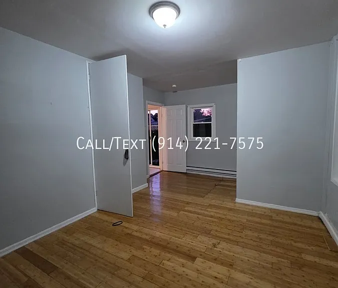 137 1/2 Morningside Pl — Photo 3