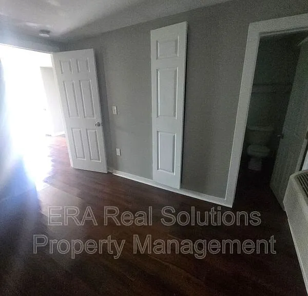 75 E Moler St #A — Photo 10