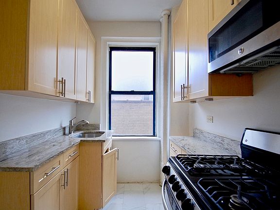 4th image of 639 W 173rd St APT 4b