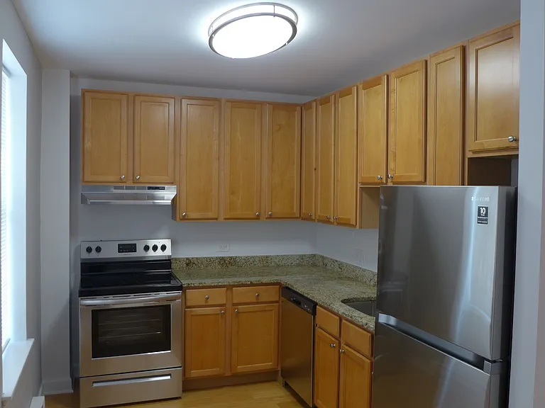 808-12 W Junior Terrace — Photo 7