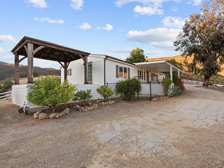 35401 Ridge Route Rd — Photo 11