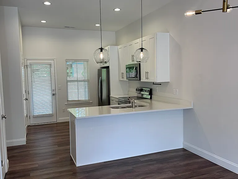 106 Lakeside Dr — Photo 8