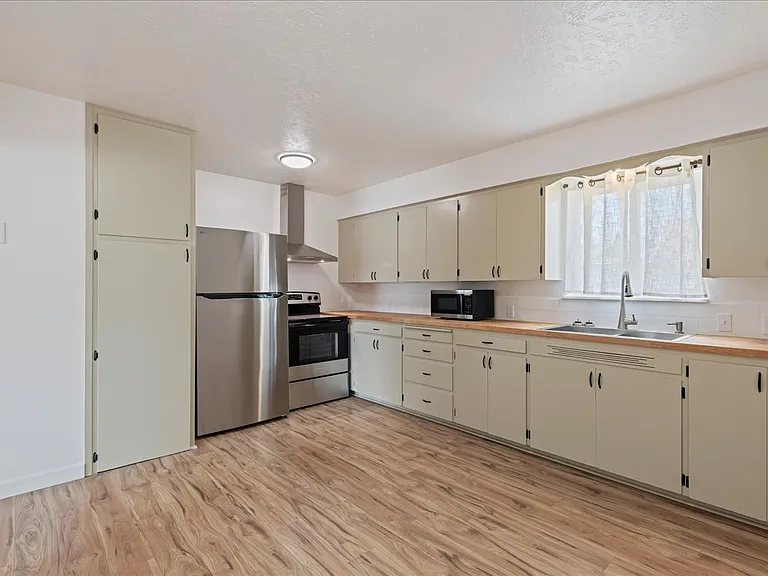 850 Riverside Ave — Photo 7