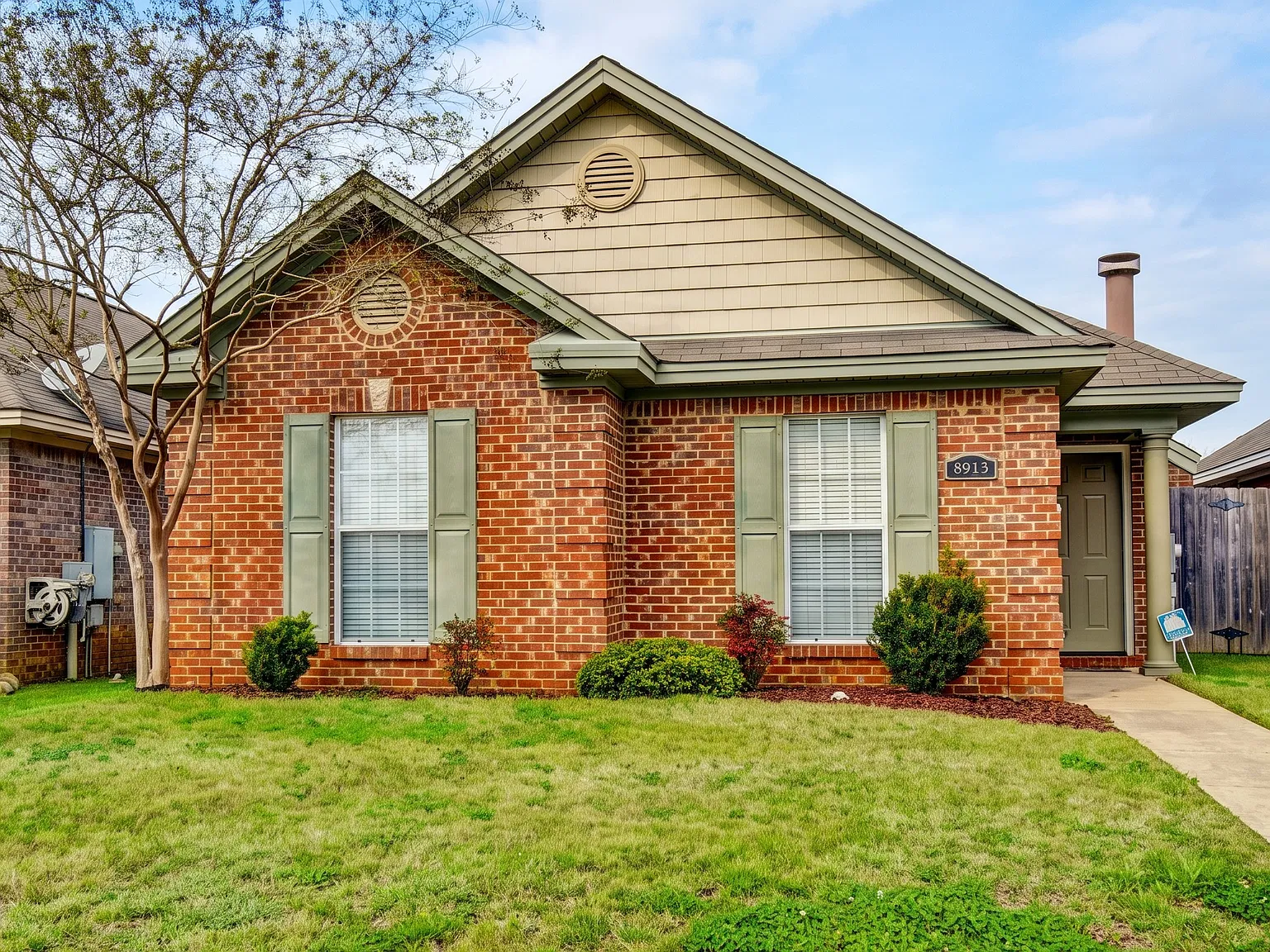 3 bed, 2.0 bath, 1362 sqft, $1,650 — Photo 1