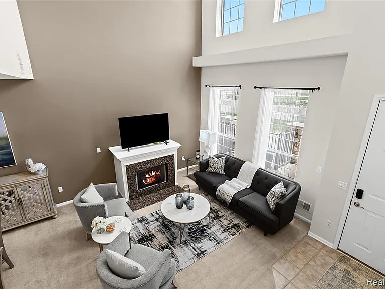 17 N Squirrel Rd — Photo 26