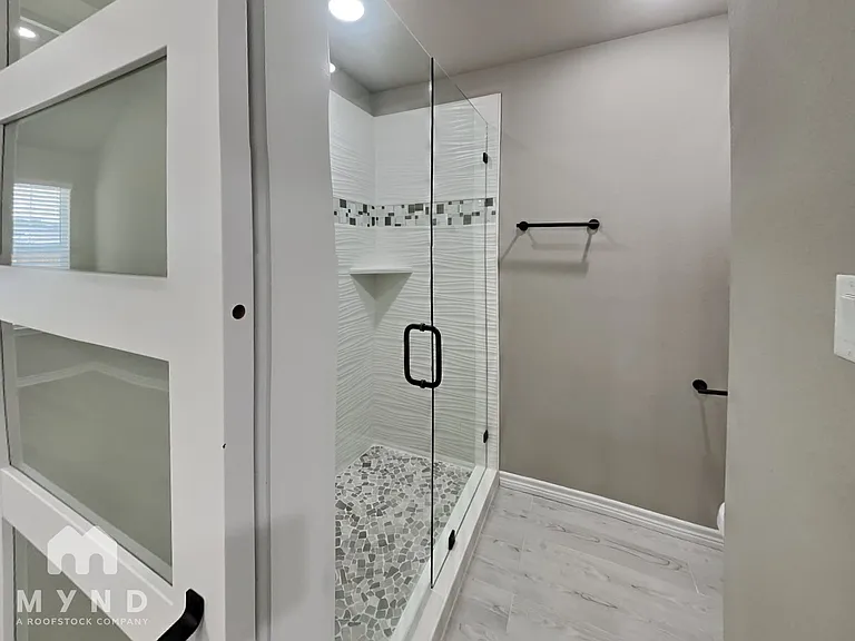 5401 Ashworth Ct — Photo 11