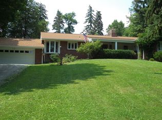 206 Gladdwood Rd, Coraopolis, PA 15108