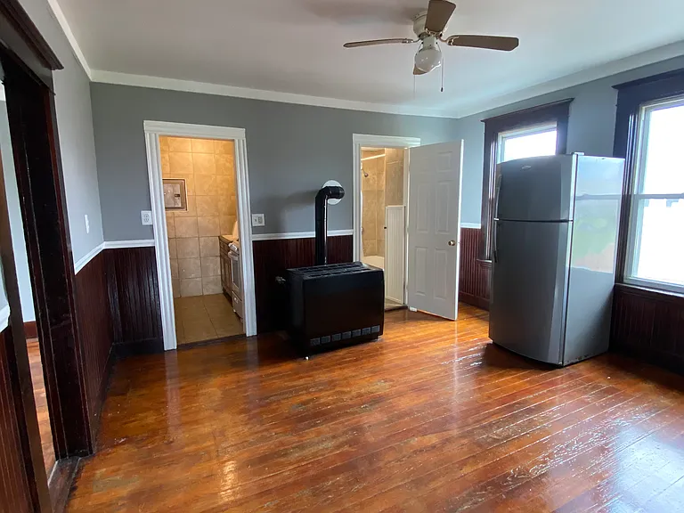 3 Emma St #2 — Photo 2
