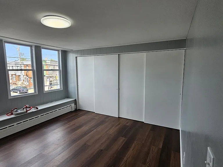 752 E Tioga St — Photo 5