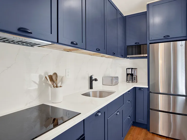 214 Houston St #B — Photo 8