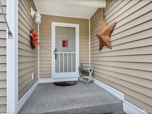 4th image of 1321 Daffodil Ave NE