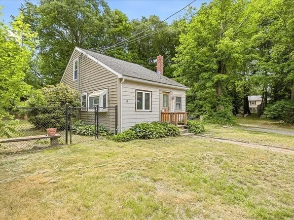 2 Hillwood Ave, Stoughton, MA 02072