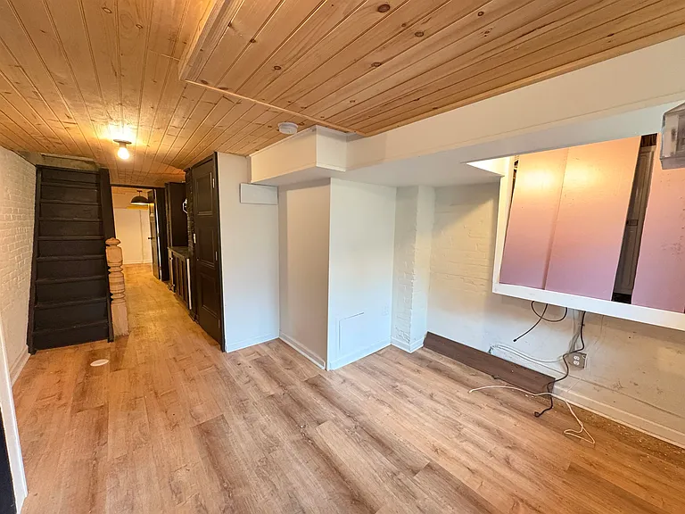 75A Lexington Ave — Photo 2
