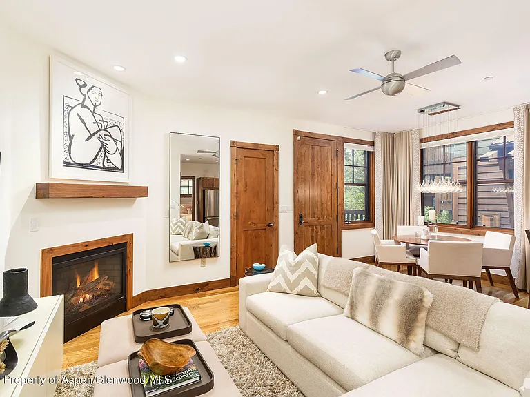 507 W Main St #C-101 — Photo 3
