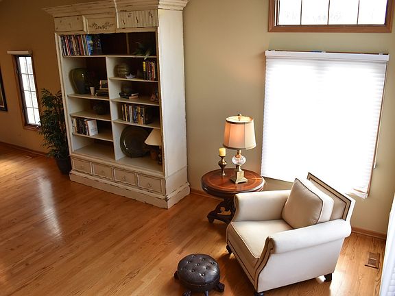 5th image of 16915 Cardinal Dr