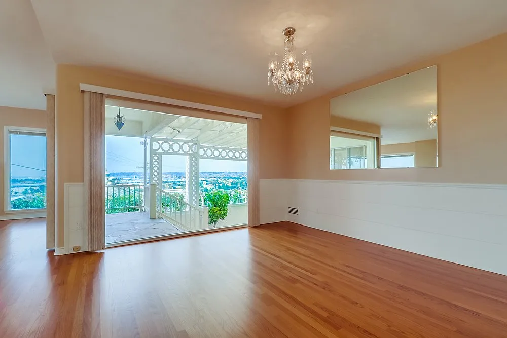 2 bed, 1698 sqft, $4,400 — Photo 3