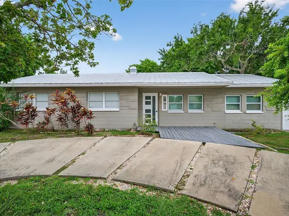 300 Davison Ave NE, Saint Petersburg, FL 33703