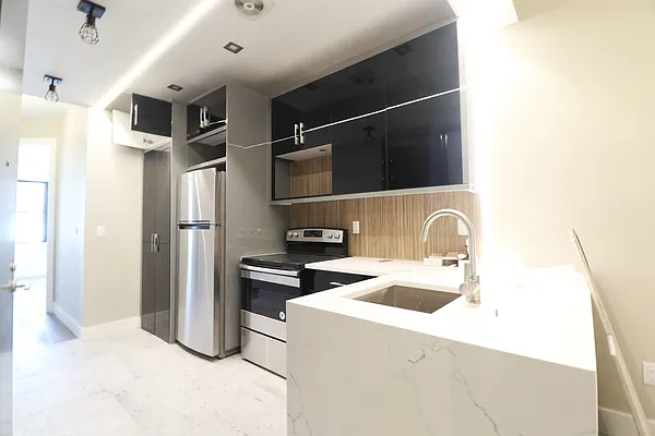 Rented by Lofts and Flats LLC | media 59