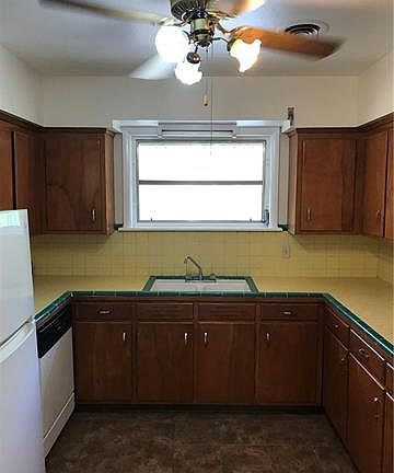 5th image of 1112 Aline St