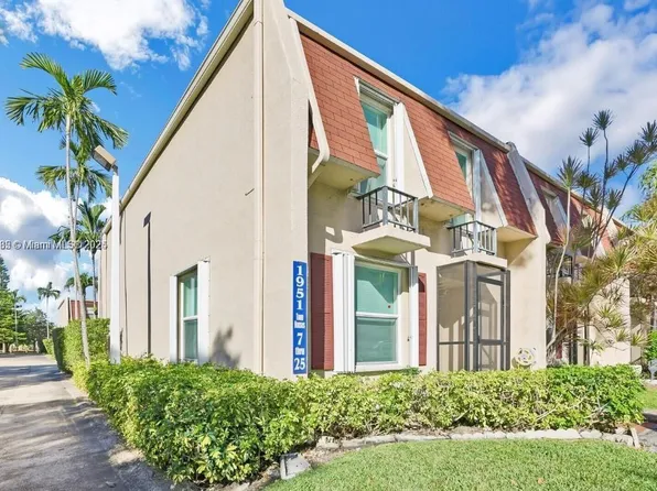 1951 Atlantic Shores Blvd APT 8, Hallandale Beach, FL 33009