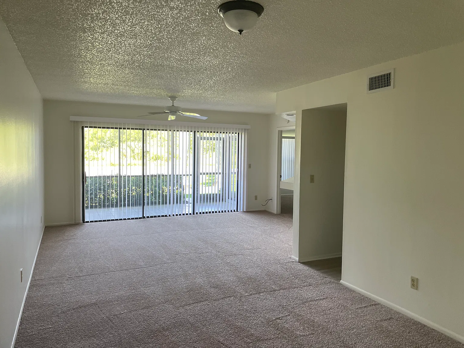 3 bed, 2.0 bath, 1345 sqft, $1,700 — Photo 1