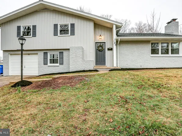 107 E King St, Dallastown, PA 17313