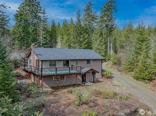 491 N Suncrest Dr, Hoodsport, WA 98548