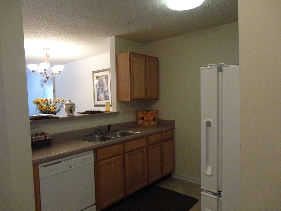 Kitchen with Counter