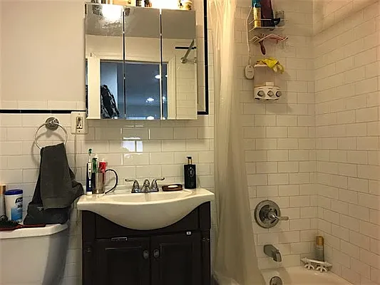 Rented by Friedman Roth Realty | media 16