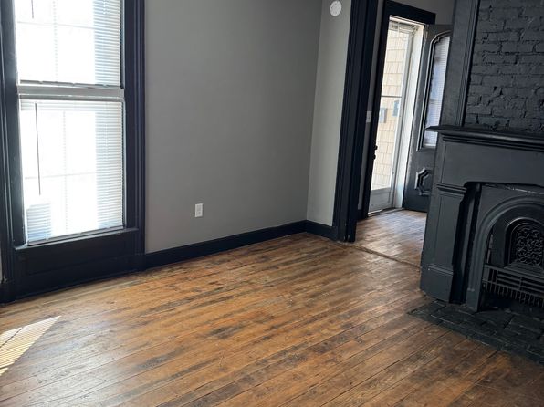 111 Richmond St #I