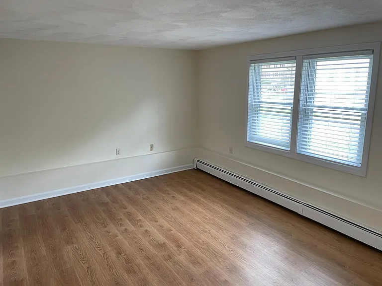 30 Riverdale Ave — Photo 12