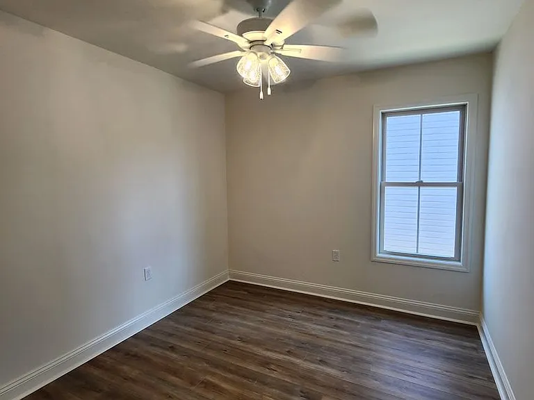 4053 Collier Ln — Photo 8