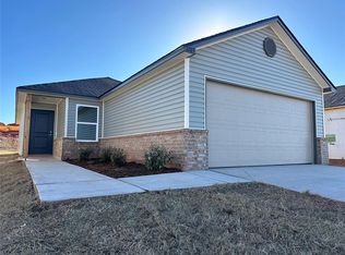 1203 Clydesdale Dr, Guthrie, OK 73044