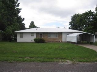 421 Davis Dr, Monett, MO 65708