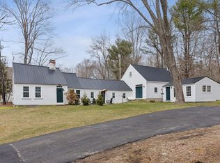 37 Main St, Raymond, ME 04071