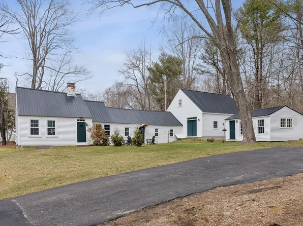 37 Main Street, Raymond, ME 04071