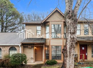 867 Heritage Oaks Dr, Stone Mountain, GA 30088