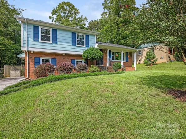 7600 Thorncliff Dr, Charlotte, NC 28210