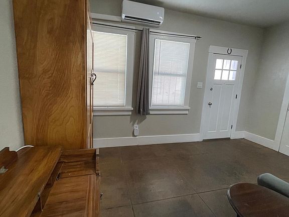 5th image of 728 N Bean Ave