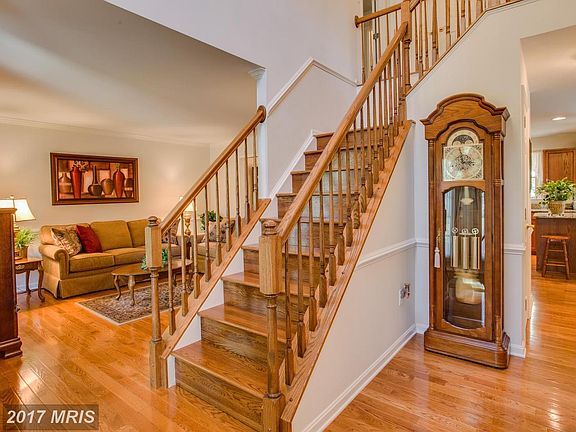 4th image of 5912 N Cranston Ln