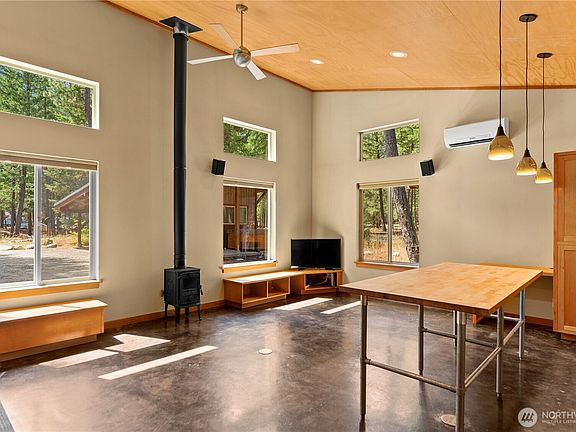 4th image of 16 Littell Road